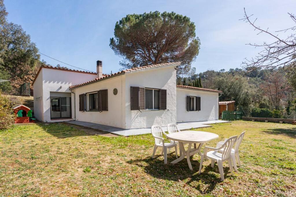 Casa Con Piscina Cerca De Gironaヴィラ エクステリア 写真