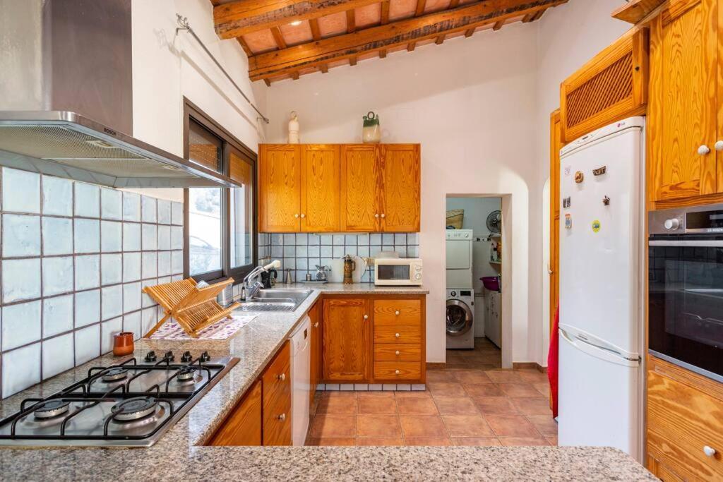 Casa Con Piscina Cerca De Gironaヴィラ エクステリア 写真