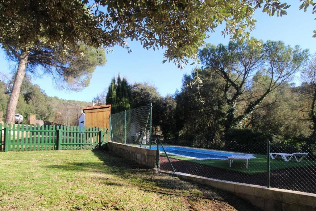 Casa Con Piscina Cerca De Gironaヴィラ エクステリア 写真