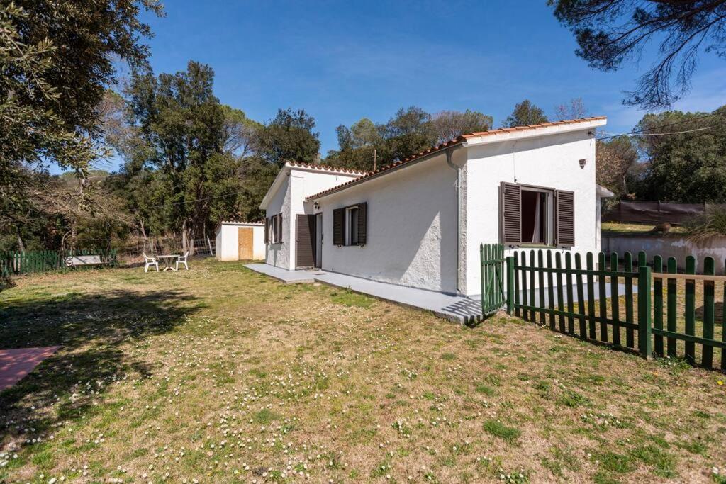 Casa Con Piscina Cerca De Gironaヴィラ エクステリア 写真