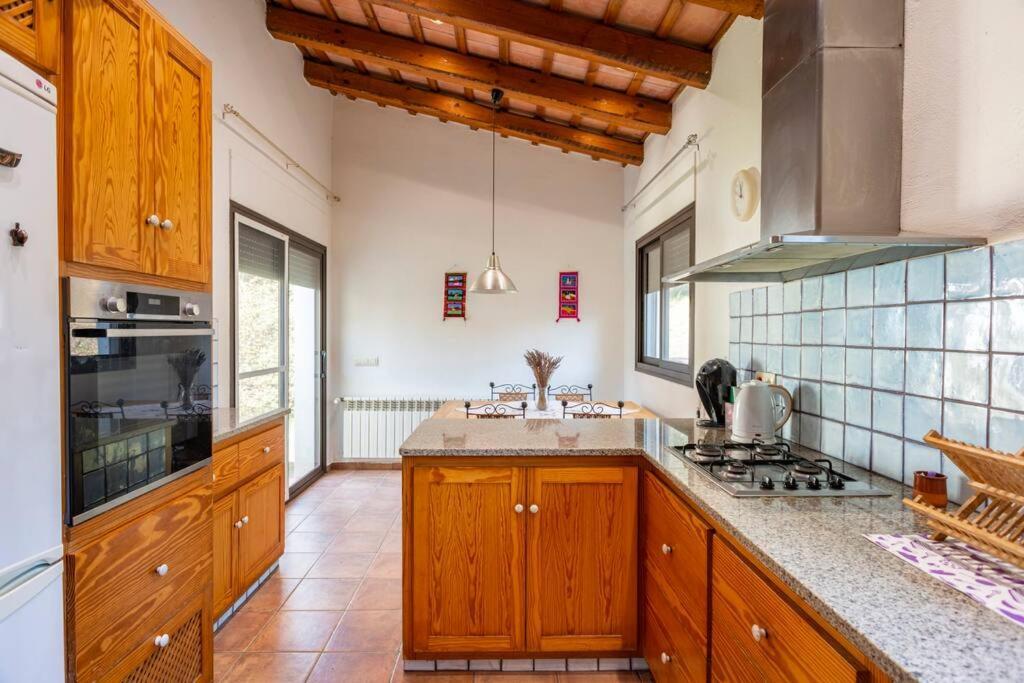 Casa Con Piscina Cerca De Gironaヴィラ エクステリア 写真